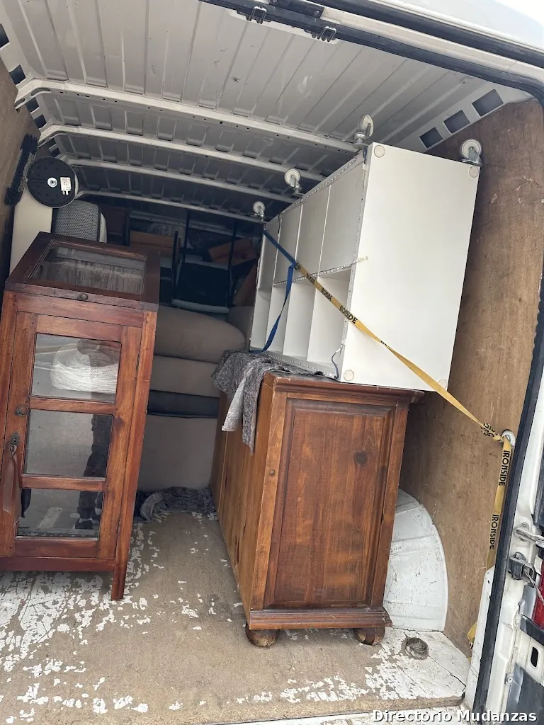 TRANSPORTES Y MUDANZAS SLG